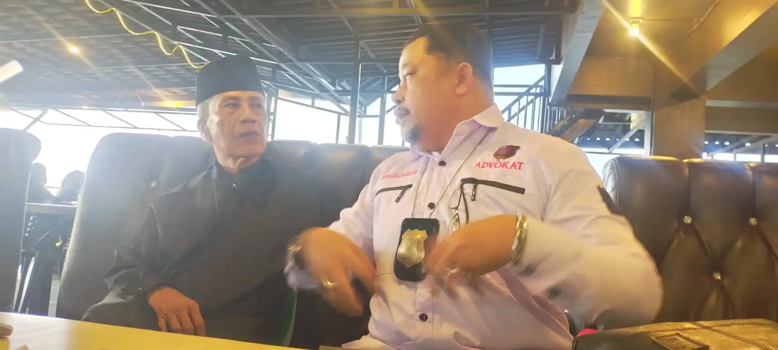 Sultan Langkat T Azihar MK dan kuasa hukumnya Pengadilen Sembiring SH MH BSc