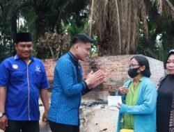 Pimpinan DPRD Sumut Ricky Anthony Bantu Janda Korban Kebakaran